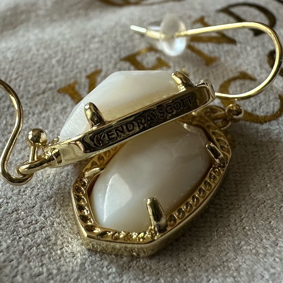 Kendra Scott Lee Gold Ivory Pearl Drop Earrings New - Picture 5 of 8